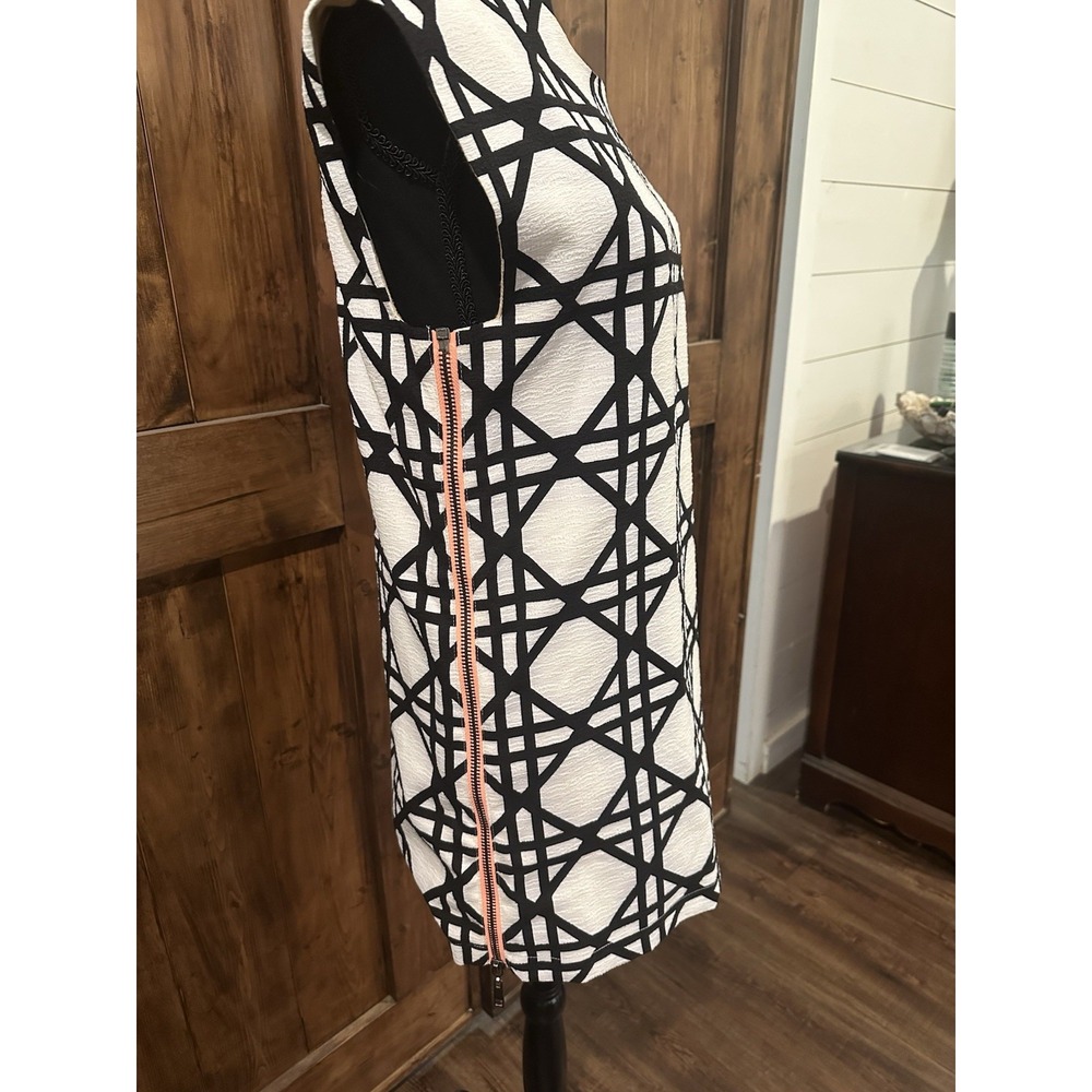Nixon‎ Asked Cash Geo Retro Side Accent Full Side Zippers Short Dress Medium